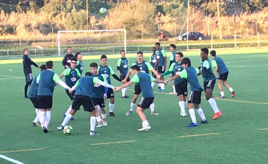 entrenamiento jugador chileno en equipo portugues