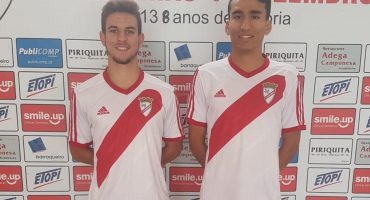 Futbolistas Academia Internacional de Futbol en España en pruebas de fútbol