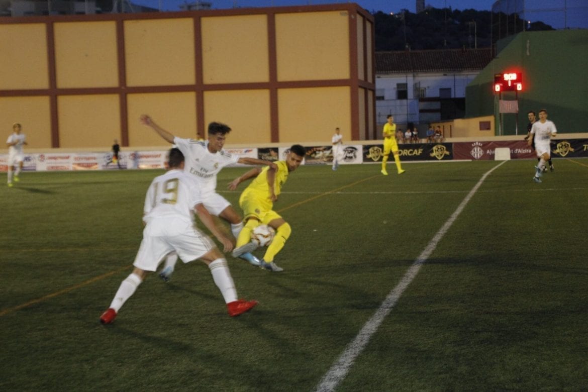 Real Madrid gana al Villarreal en la final del torneo de fútbol