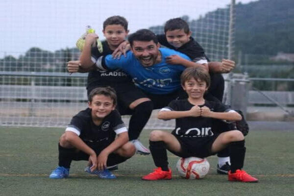 EDUCACIÓN Y FÚTBOL VAN DE LA MANO