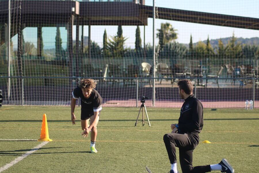 strong¿QUÉ BUSCAN LOS OJEADORES DE FÚTBOL?/強い