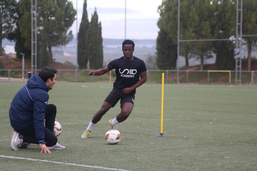 TRIALS OF FOOTBALL TO PLAY IN THE THIRD DIVISION RFEF