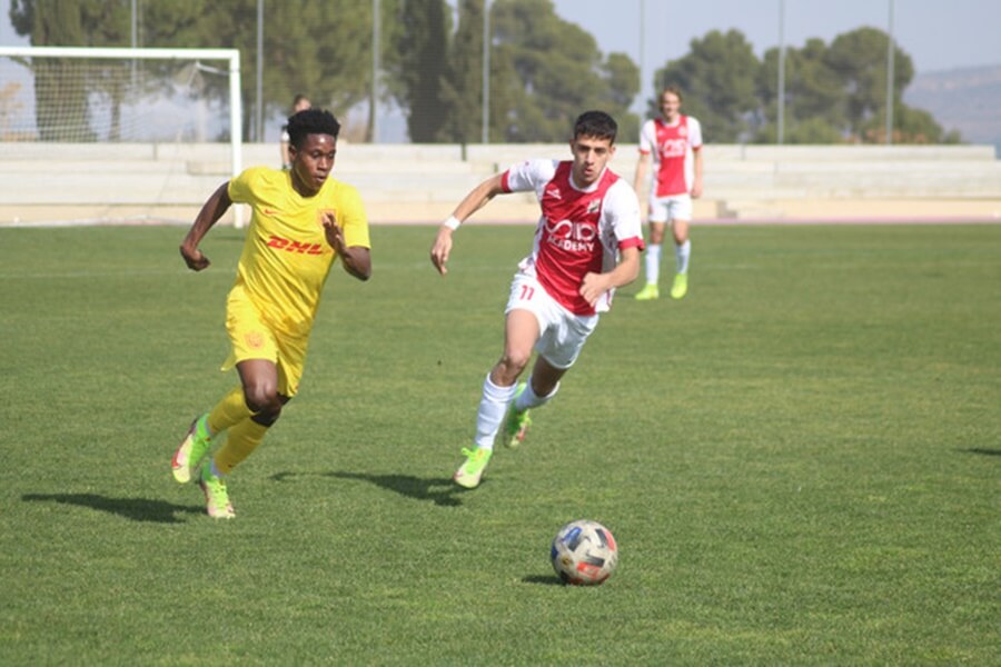 FUTBOLISTAS DEBUTAN EN EQUIPO DE TERCERA DIVISIÓN ESPAÑOLA