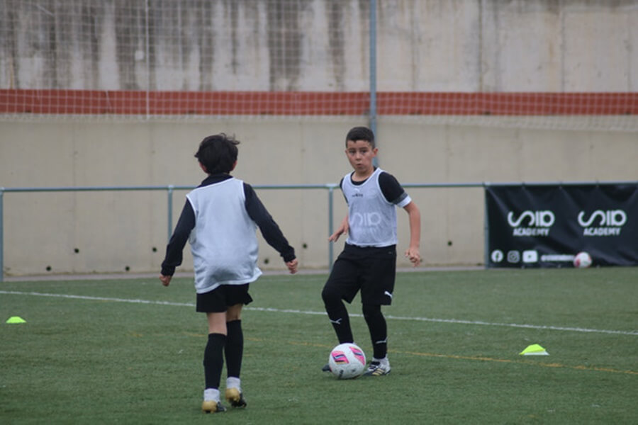 <strong>¿QUÉ ES UN CAMPUS DE VERANO DE FÚTBOL?</strong>