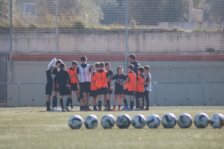 <strong>¿QUÉ ES UN CAMPUS DE VERANO DE FÚTBOL?</strong>