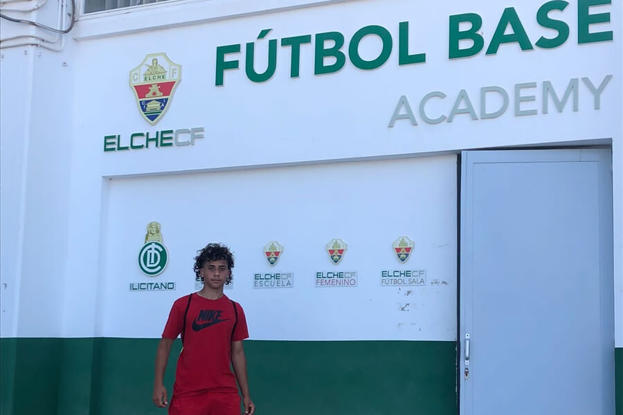 NAIM, SIA ACADEMY PLAYER TRAINS WITH ELCHE CF