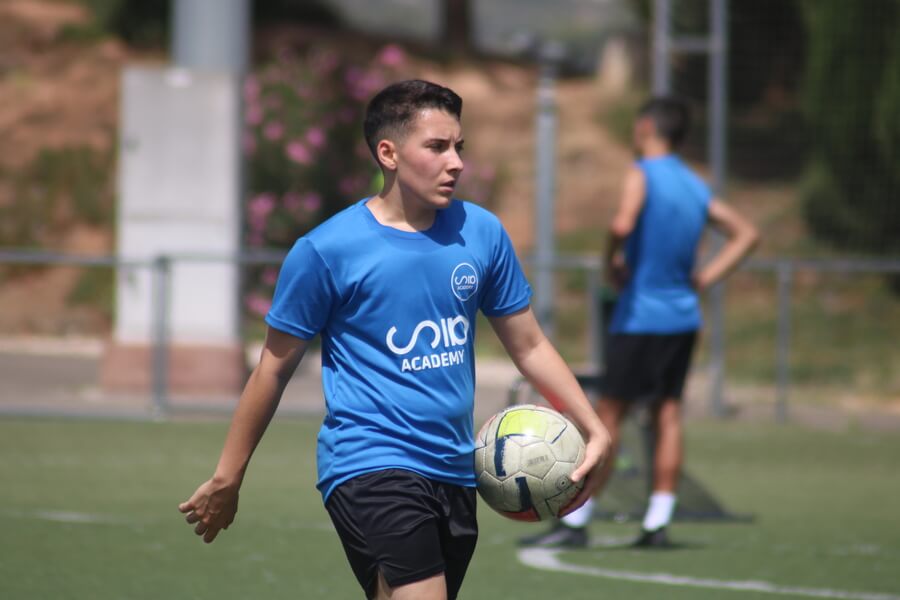 NUTRITION ET PERFORMANCE SPORTIVE DANS LE FOOTBALL FÉMININ