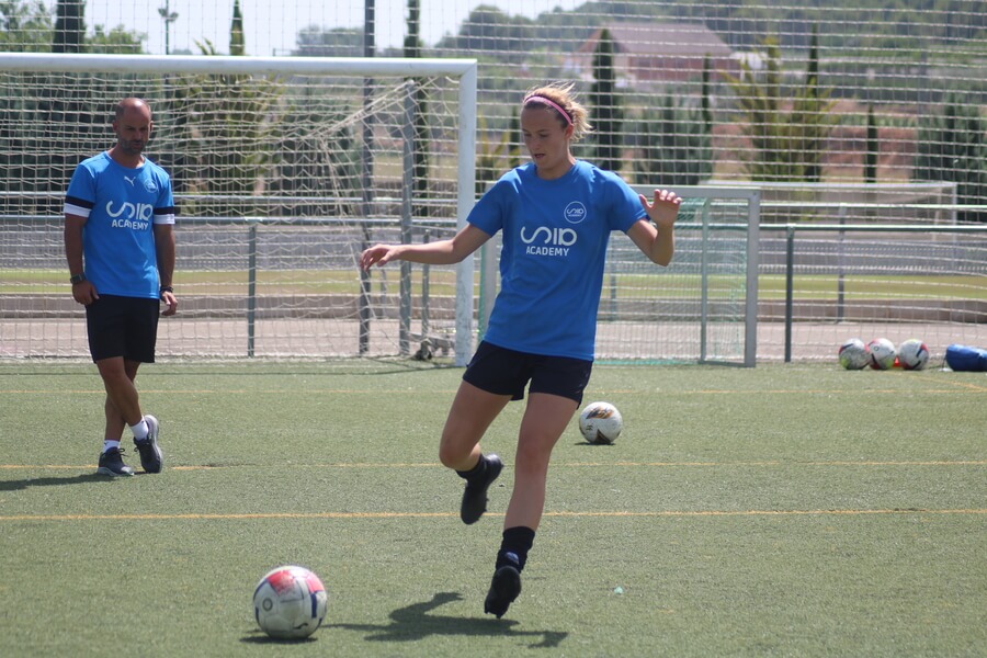 NUTRICIÓN Y RENDIMIENTO DEPORTIVO EN FÚTBOL FEMENINO