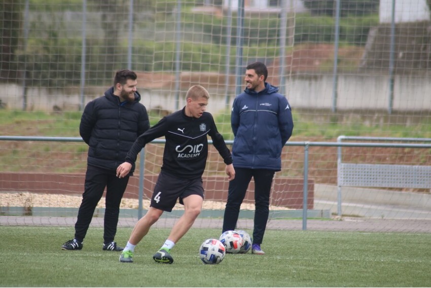 ¿QUÉ HACE UN FUTBOLISTA?