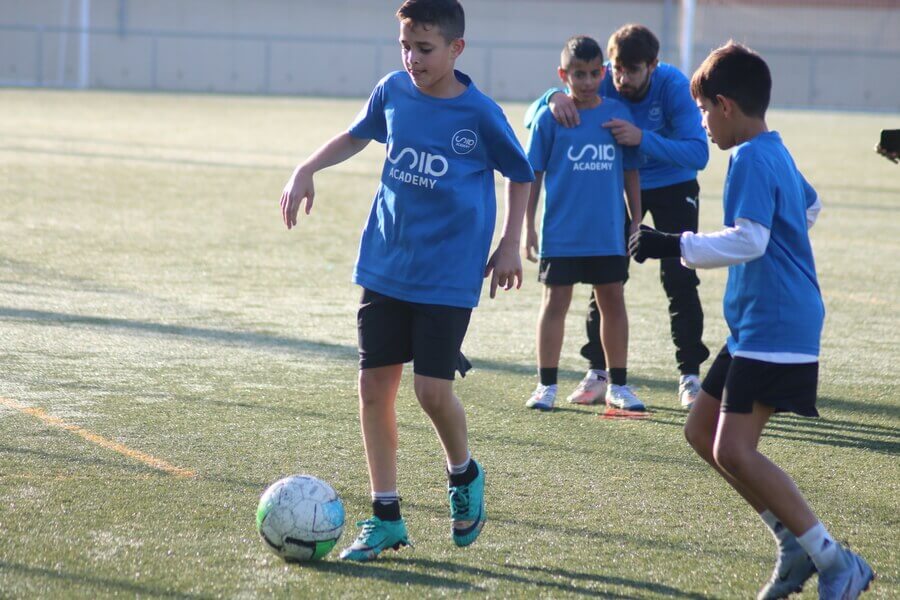 JUGADORES ISRAELÍS REALIZAN UN CLINIC EN SIA ACADEMY