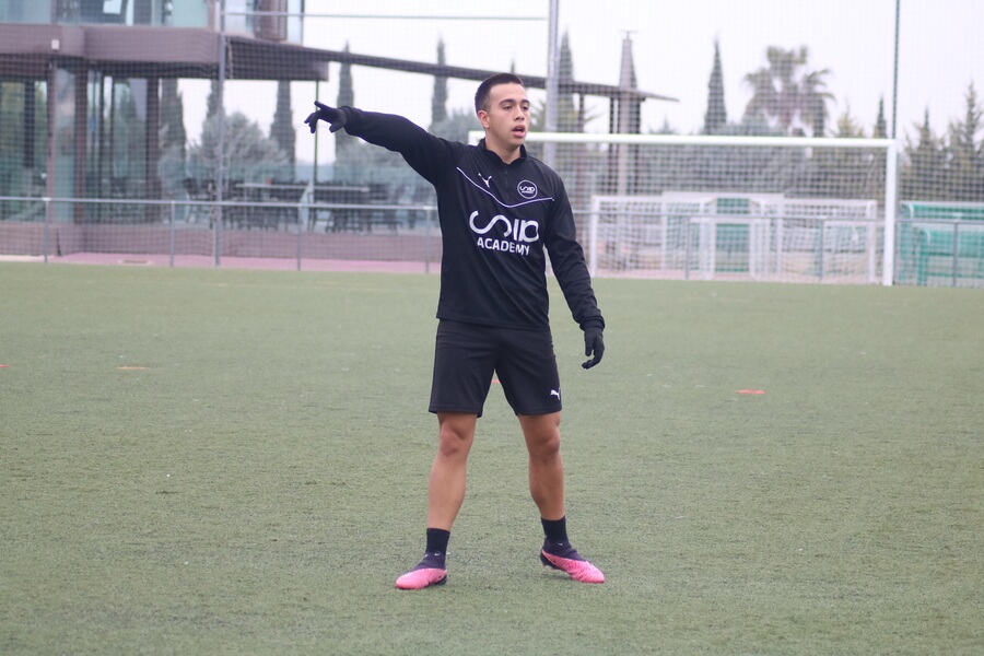 Jugador chileno debuta en el fútbol español con SIA Academy