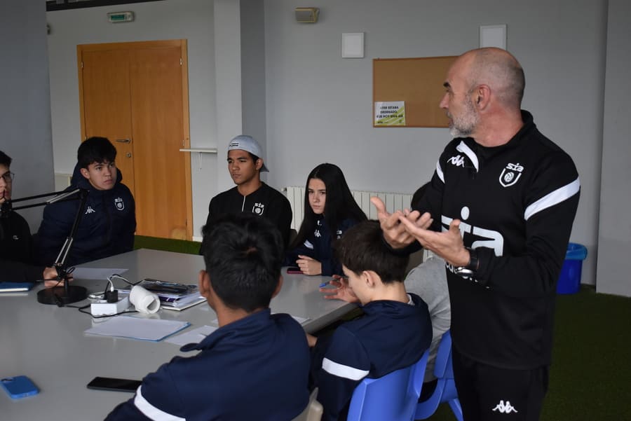 Adapting to different tactical schemes: a key in football.