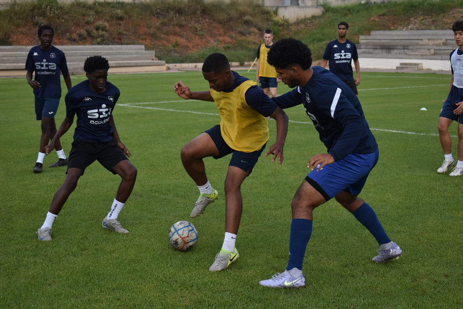 What is a playmaker in football and how can you master the role? 5 key tips.