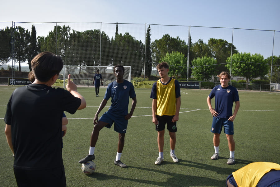 What microcycles are in football and how they are applied.