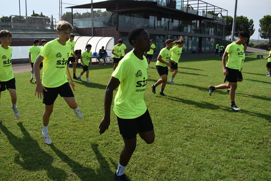 Confianza en el campo: estrategias para potenciar el rendimiento futbolístico.