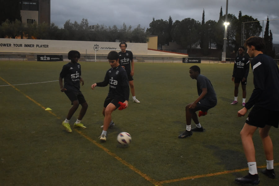 Tactical preparation in football and its application in high performance.
