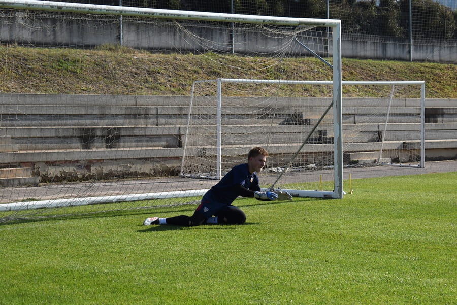 Penalties in football and the best training strategies for goalkeepers.