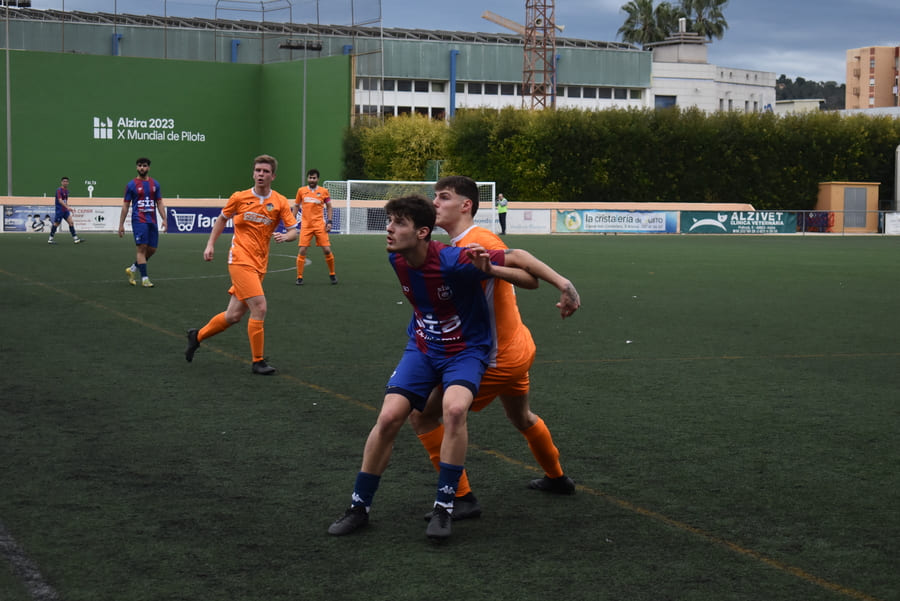 El fuera de juego y su ventaja táctica en el fútbol moderno.