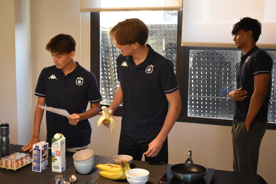 La proteína en la dieta de un futbolista y su impacto en el rendimiento.