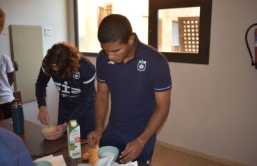 La proteína en la dieta de un futbolista y su impacto en el rendimiento.