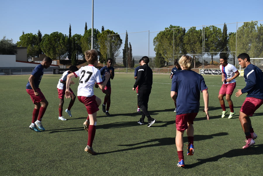 La gestión del grupo en una academia de fútbol: el arte de construir equipo.