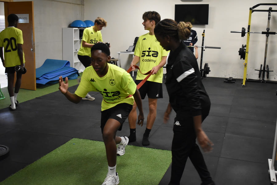 Rutina completa para futbolistas: el camino hacia el rendimiento óptimo.