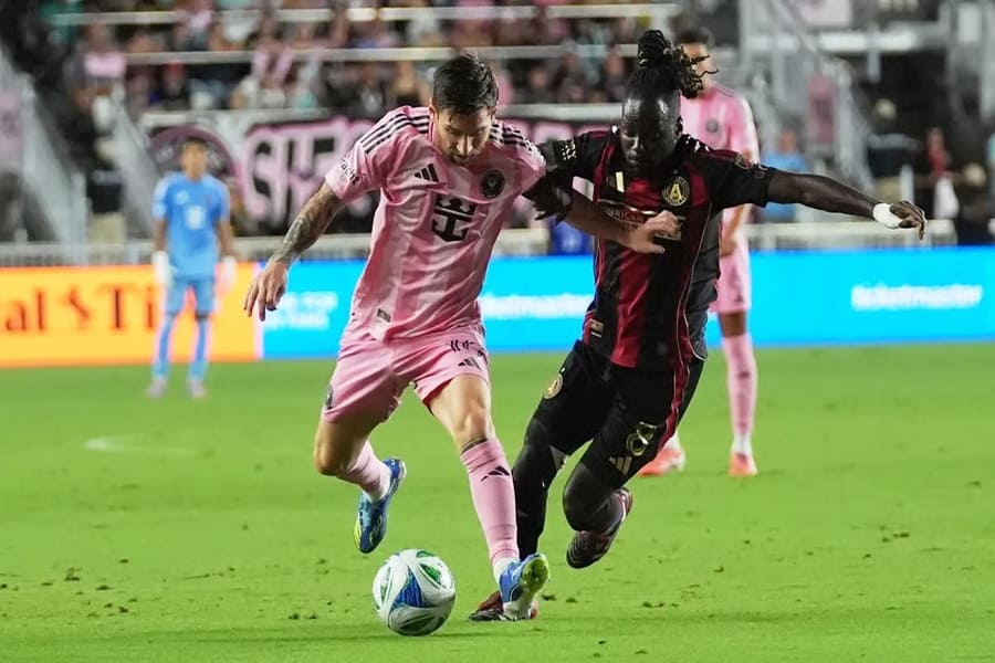 Futbolistas que inspiran: 10 lecciones para jóvenes que sueñan con llegar a la cima.