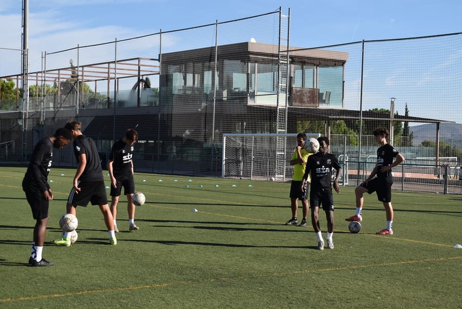 Top 7 prevention tips for avoiding muscle injuries in football.