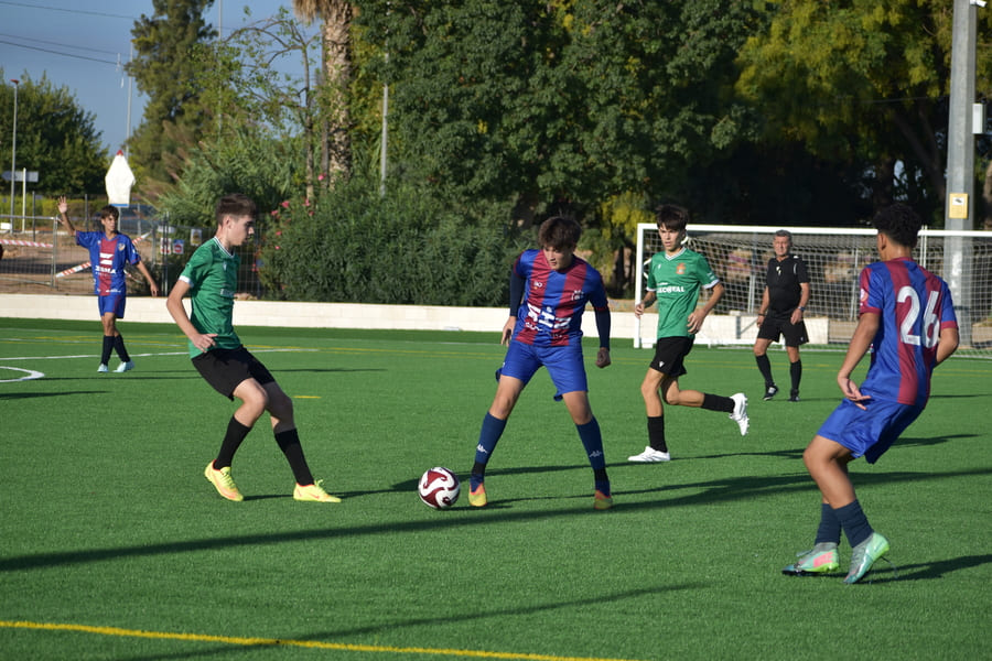 Invisible training: how micro-movements improve efficiency in football.