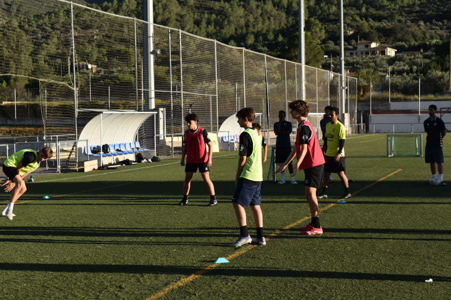 Top 7 ejercicios de reacción que todo joven futbolista debe practicar.