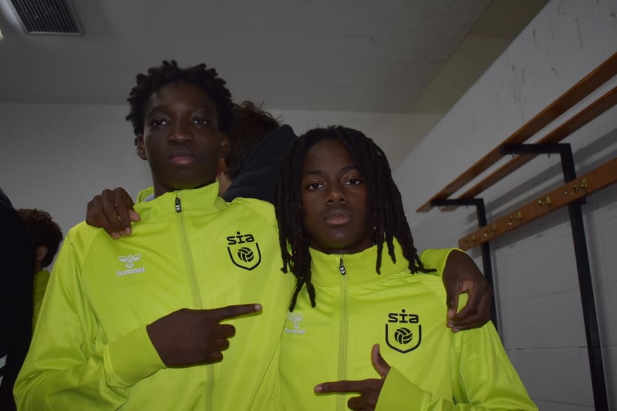 El poder del entorno: cómo tu círculo social afecta tu rendimiento en el fútbol.