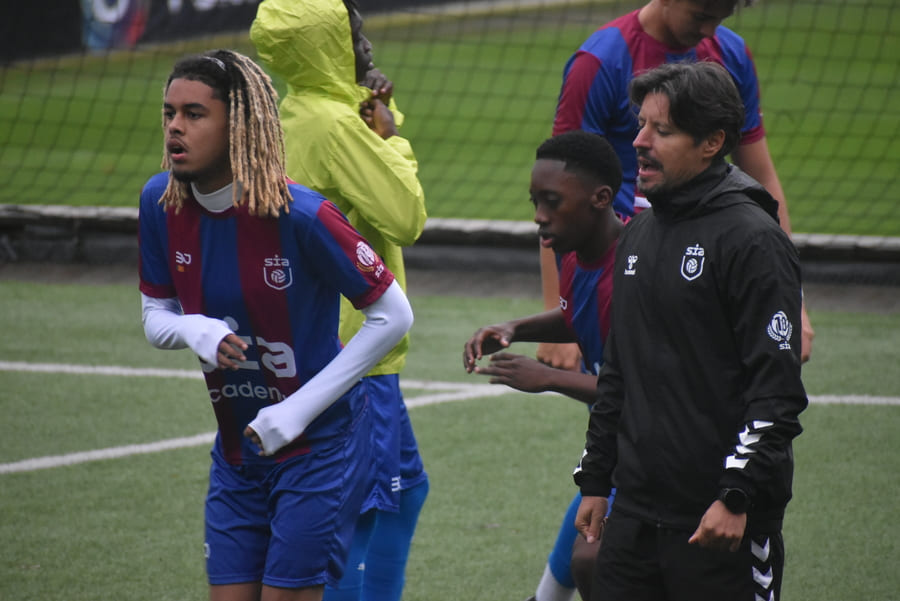 Autocontrol como arma secreta en situaciones de presión en el fútbol.