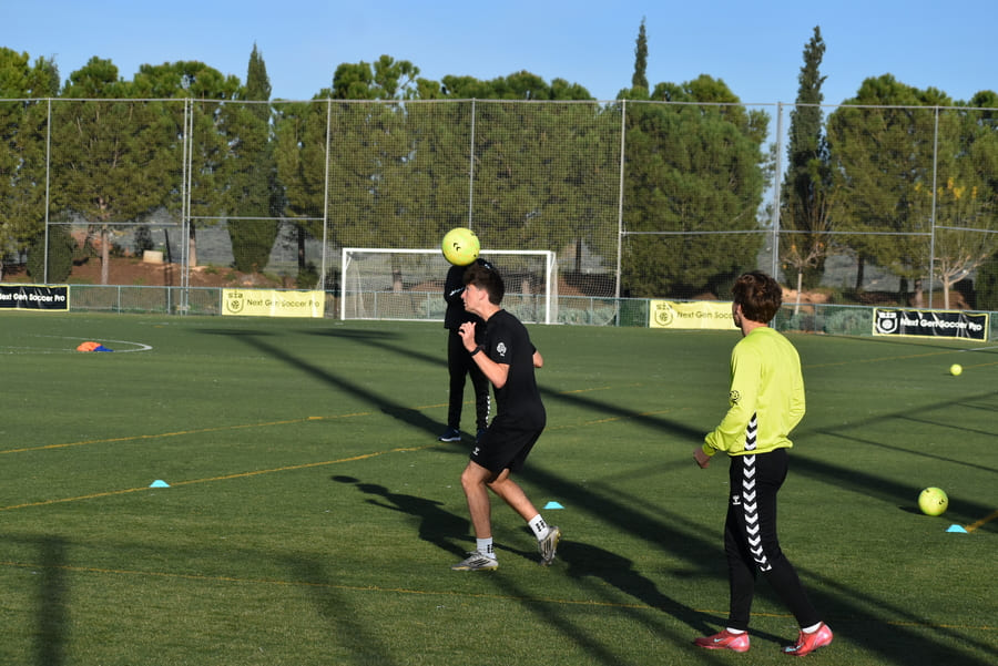 Rutina inteligente para recuperar la forma después de Navidad en el fútbol.