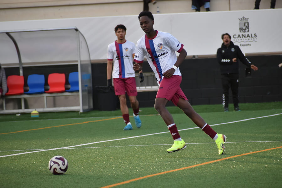 Adaptation to tempo: why some football players always seem one step ahead.