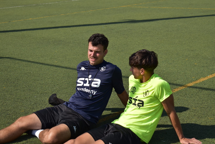 Summer also educates: football, responsibility and healthy habits.