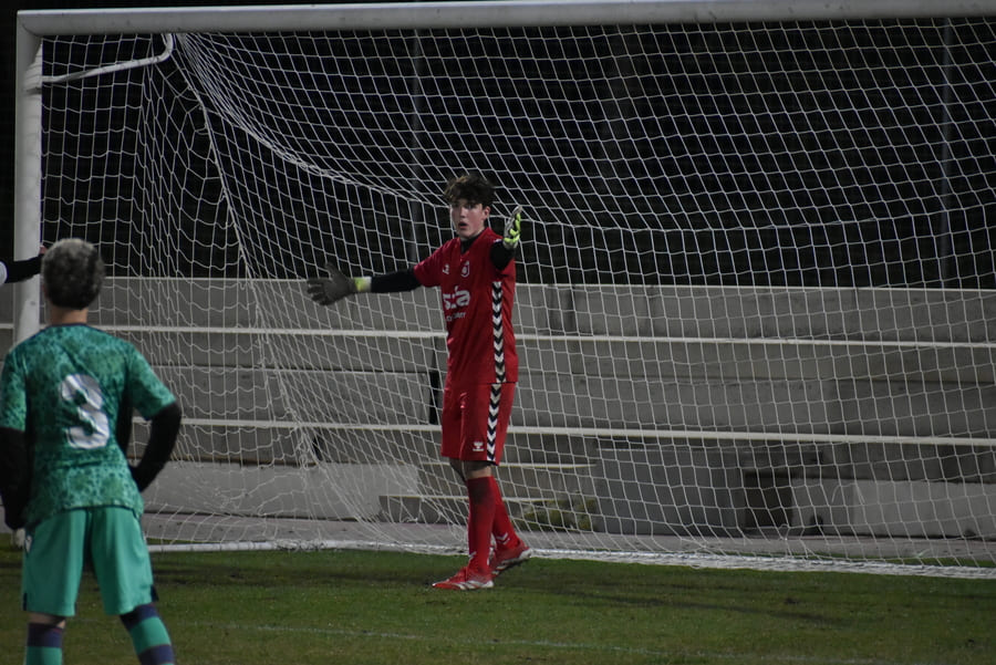 Emotional intelligence as a tactical weapon in football: why some players “read” the game better.