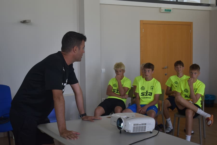 Futuro del fútbol: tendencias tecnológicas y tácticas que cambiarán el juego.