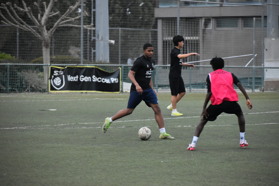 How to organize rest in weeks with heavy workload in football.