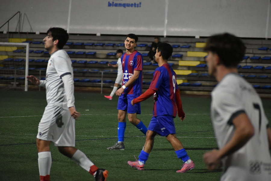 Microstrategies: small adjustments that change the match in football without rivals noticing.