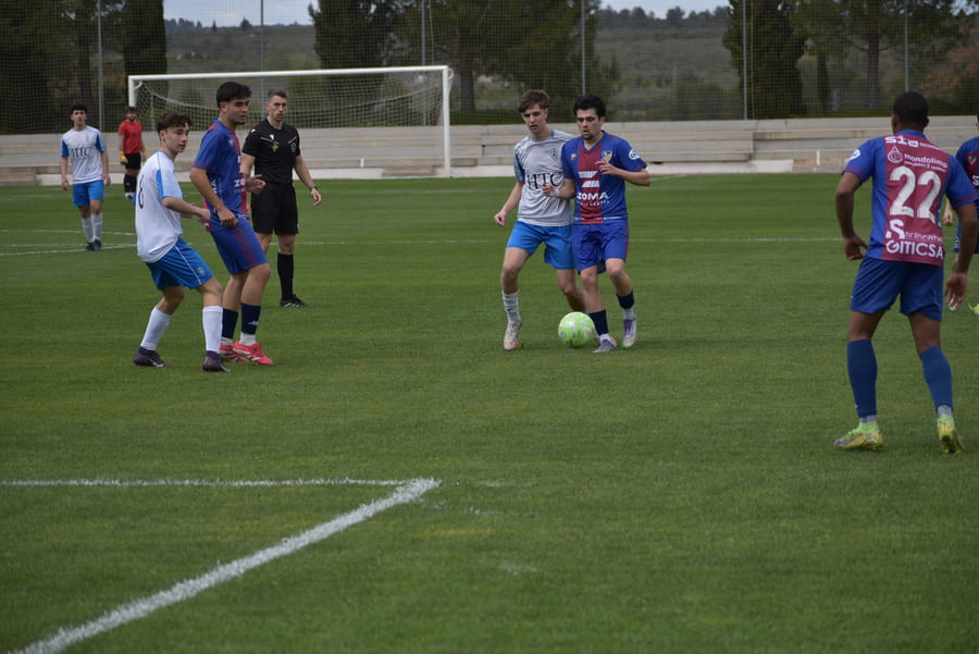 Use of basic statistics to improve individual and collective football performance.