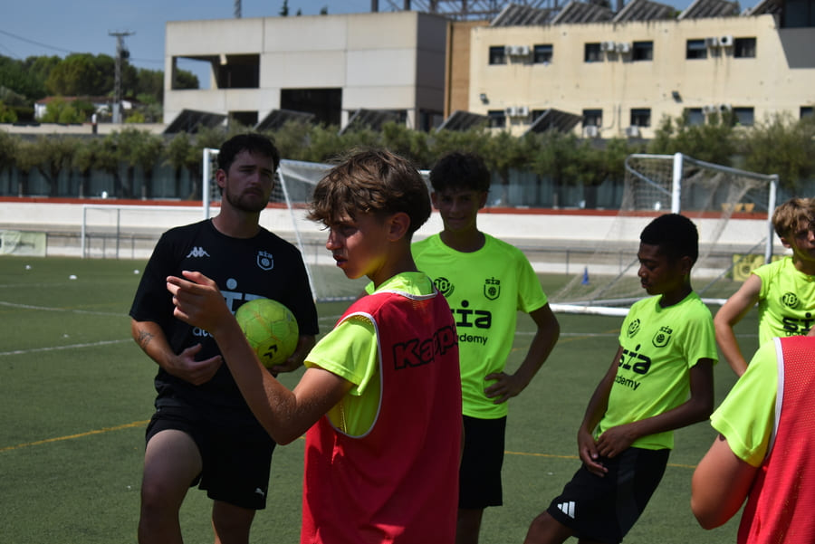 The importance of a good summer football campus to start the season one step ahead.