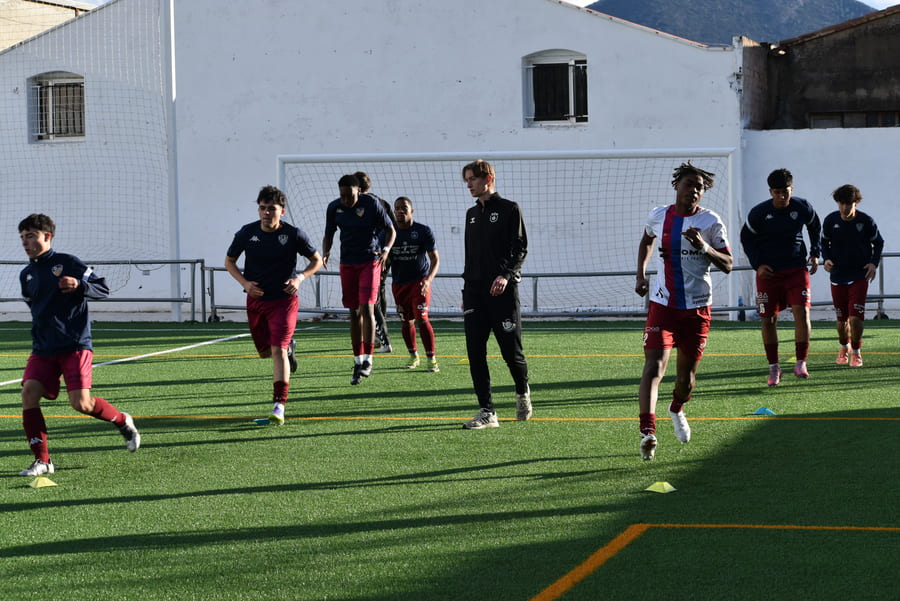 Cómo establecer metas realistas y medibles en el fútbol.