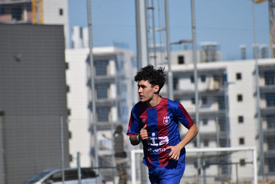 Principles offensive and defensive that every football academy must teach.