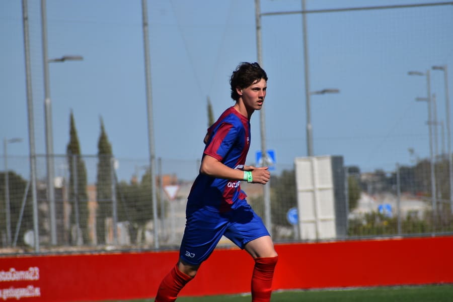 Cómo desarrollar la pierna no dominante en el fútbol.