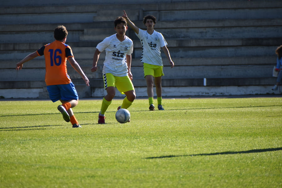 How to develop leadership within a football team.