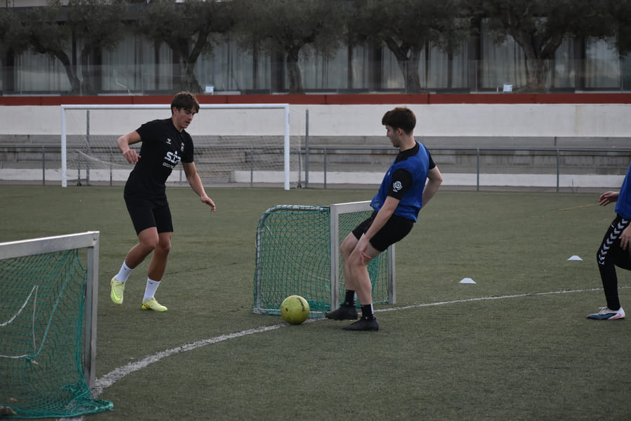How internal competitiveness influences a football team.