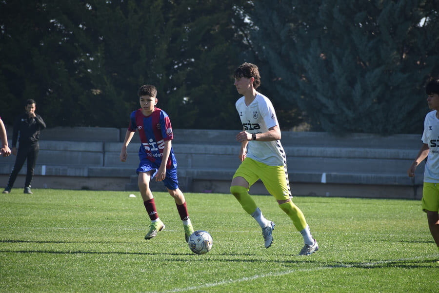 Cómo adaptar la técnica a diferentes ritmos de juego en el fútbol.